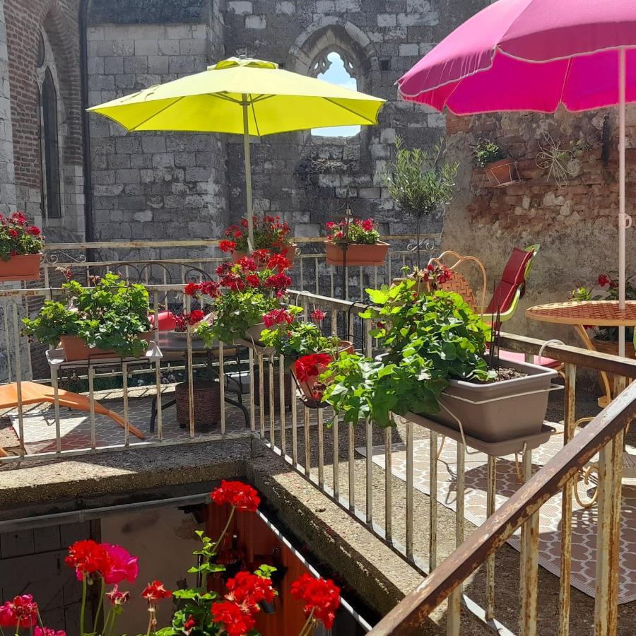 Sur Le Chemin Bed & Breakfast Auvillar Bagian luar foto